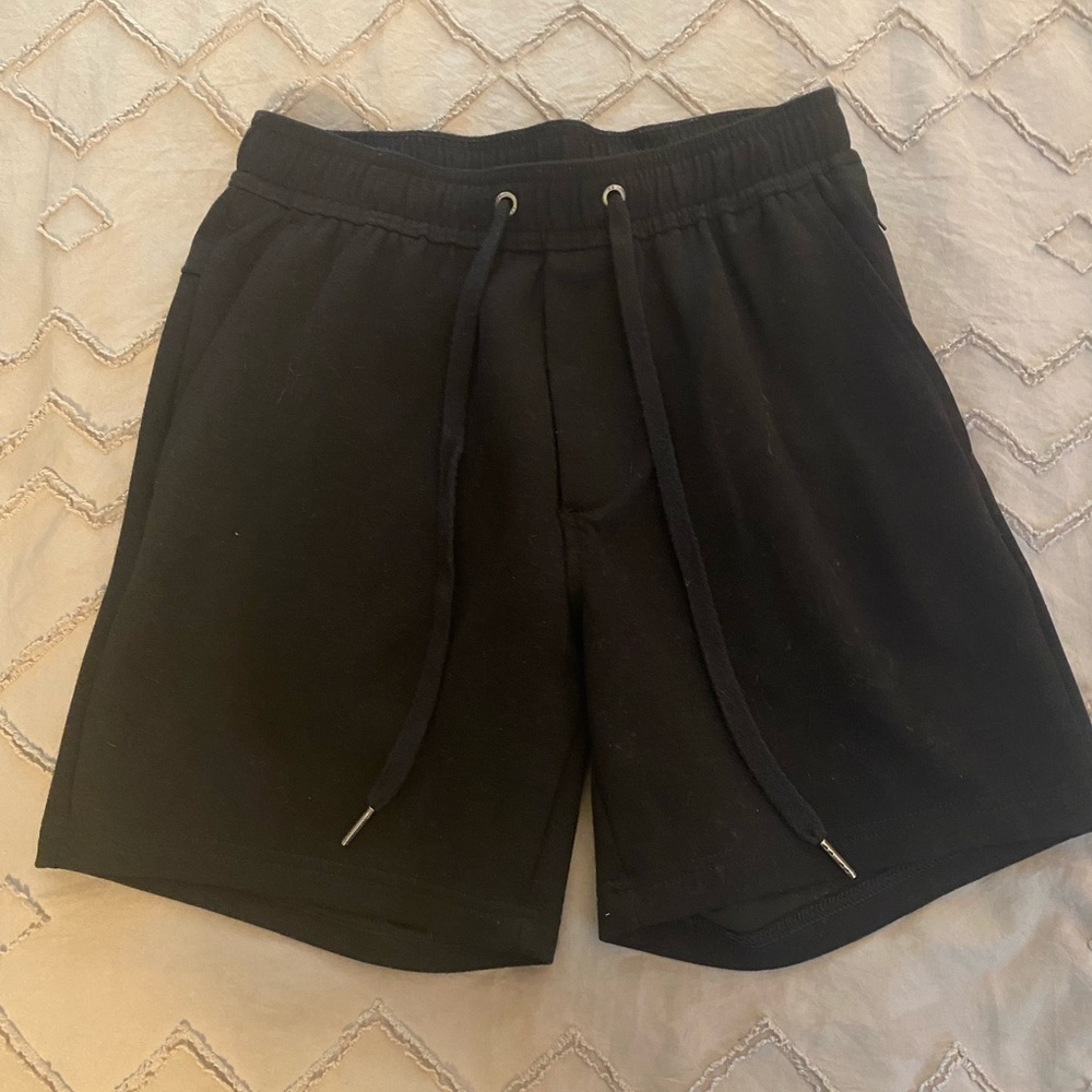 Black American Eagle shorts.